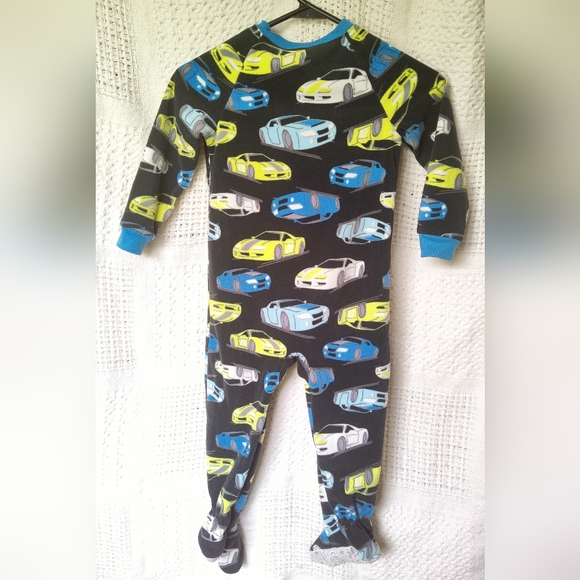 Size 4T Winter/Fall Footed Sleeper Black with Cars Zippered - Picture 2 of 6